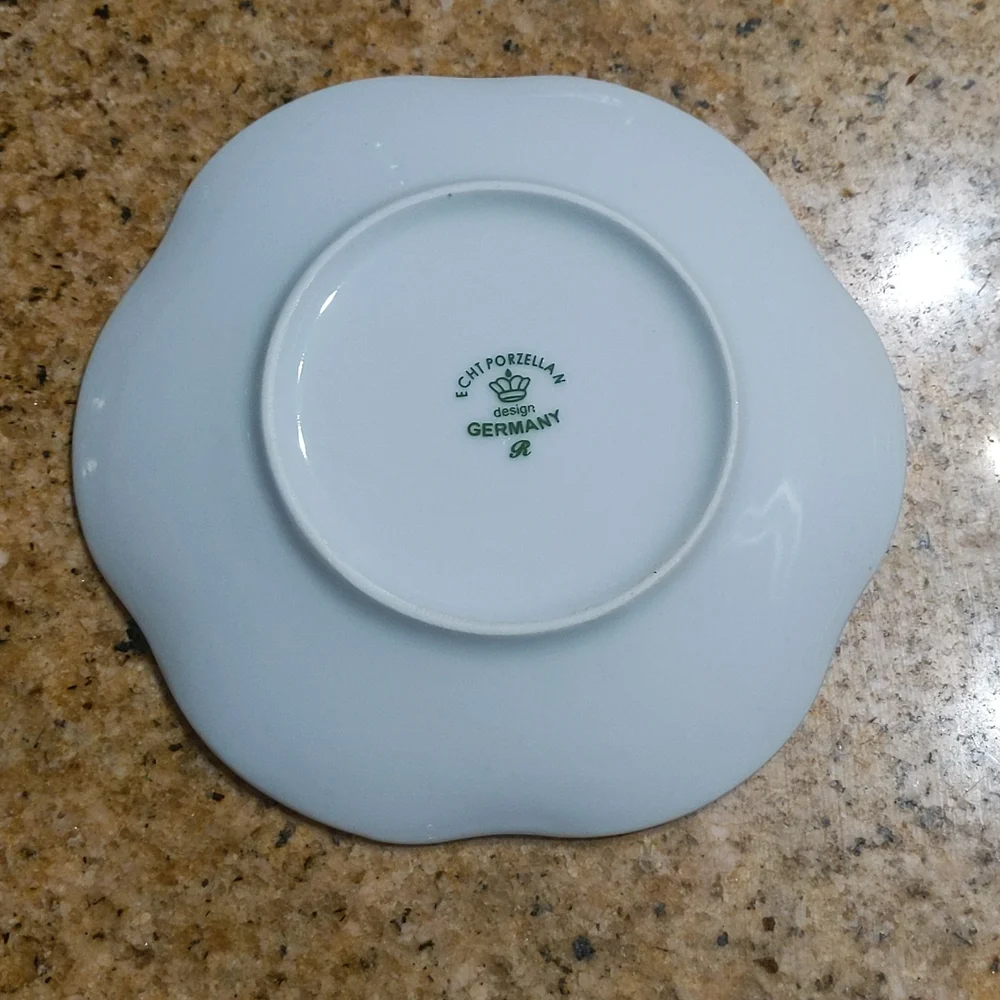 Beautiful Rare Vintage German porcelean cup and saucer set - Picture 6 of 6